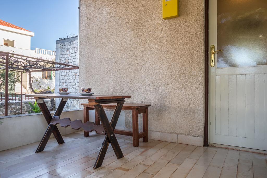 Vinišće Apartment Srecko מראה חיצוני תמונה