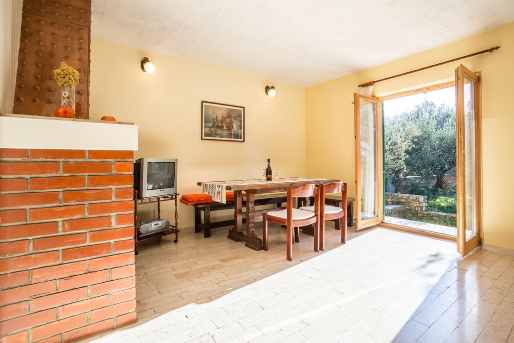 Vinišće Apartment Srecko מראה חיצוני תמונה