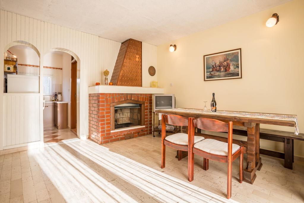 Vinišće Apartment Srecko מראה חיצוני תמונה