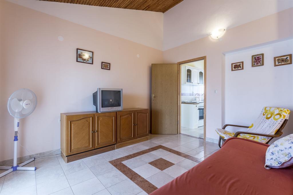 Vinišće Apartment Srecko מראה חיצוני תמונה