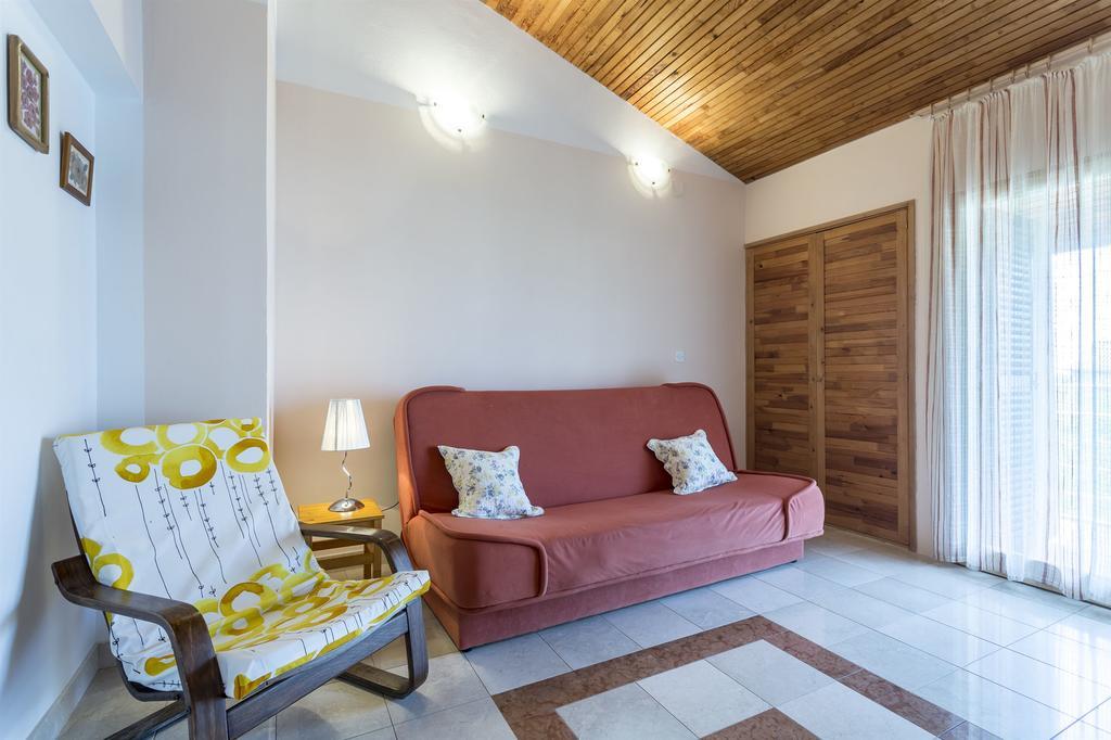 Vinišće Apartment Srecko מראה חיצוני תמונה