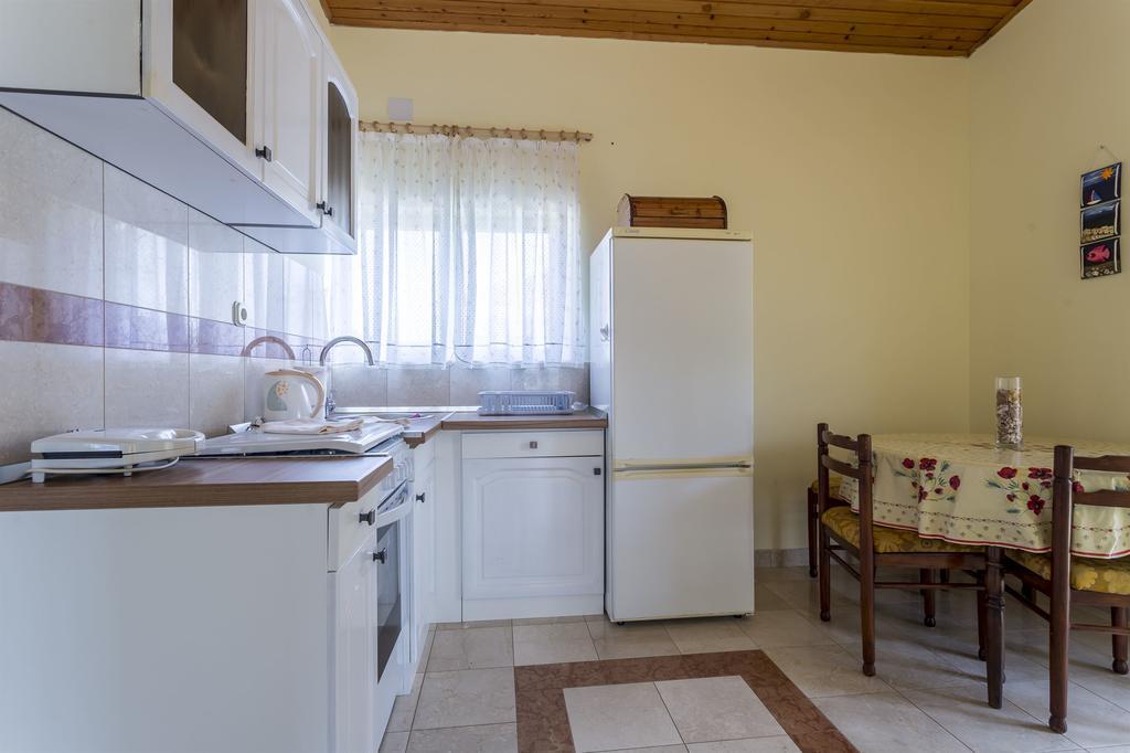 Vinišće Apartment Srecko מראה חיצוני תמונה