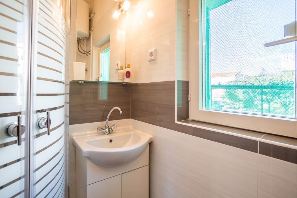 Vinišće Apartment Srecko מראה חיצוני תמונה